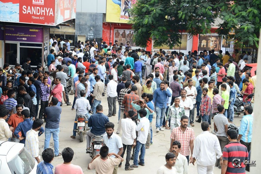 Jai-Lava-Kusa-Movie-Hungama-at-RTC-X-Roads